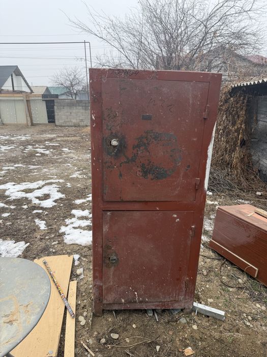 Продам сейф хорошего качества