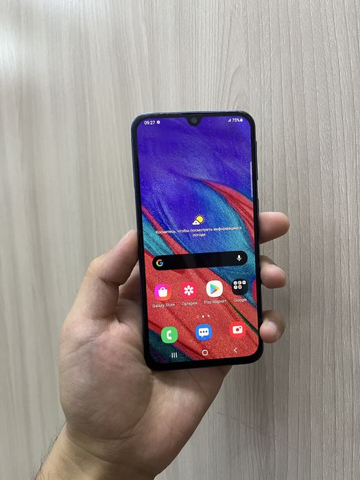Продам Samsung A40 4/64GB