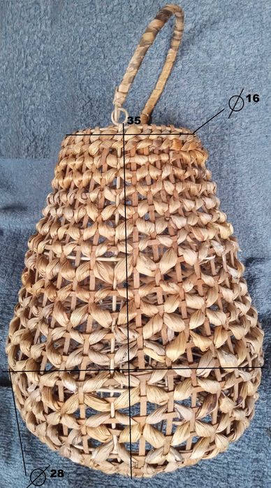 Плетен полилей. дърво