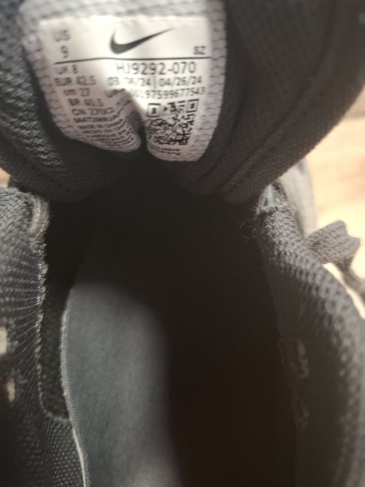 Vând  NIKE  NR.42,5