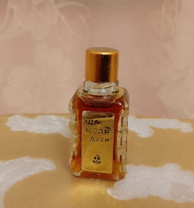 Весы Neglige lab Courrege Arden