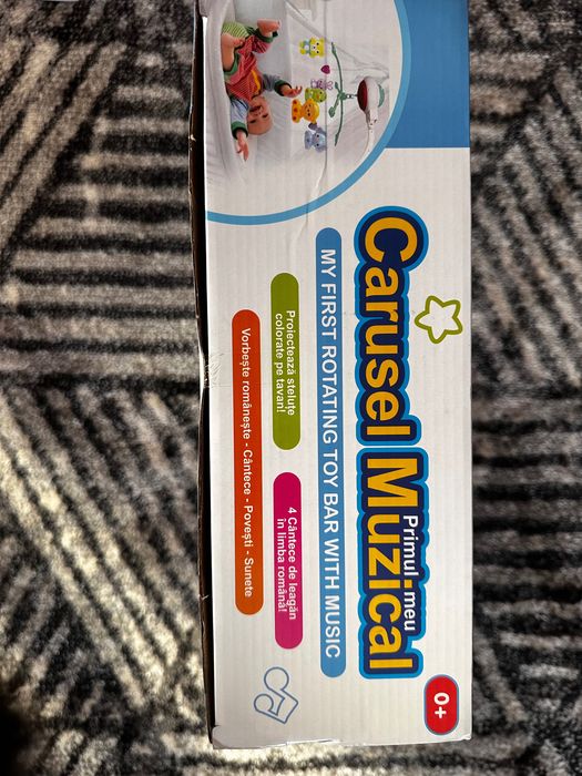 Carusel muzical bebelusi