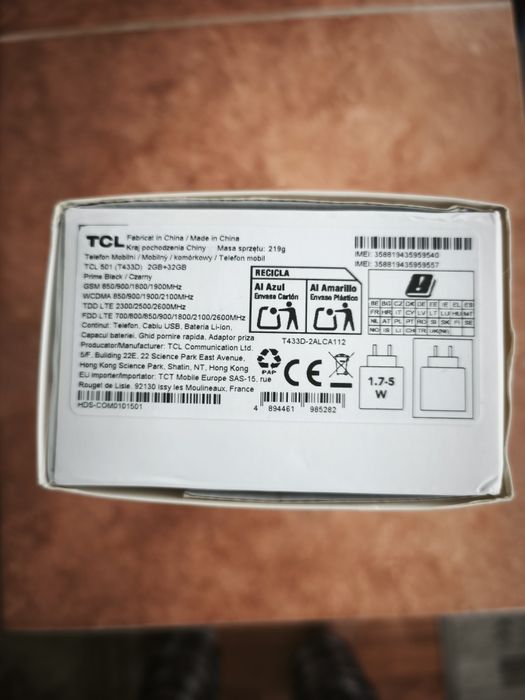 TCL 501 Smartphone nou