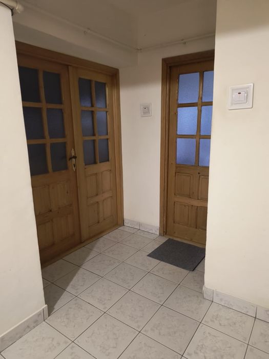 Proprietar vând apartament 3 camere decomandate, zona centrală!