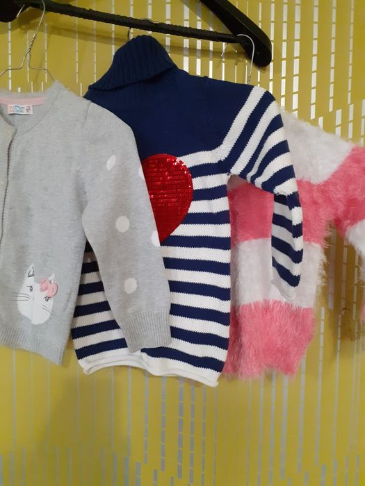 Кофточки, безрукавка для девочки