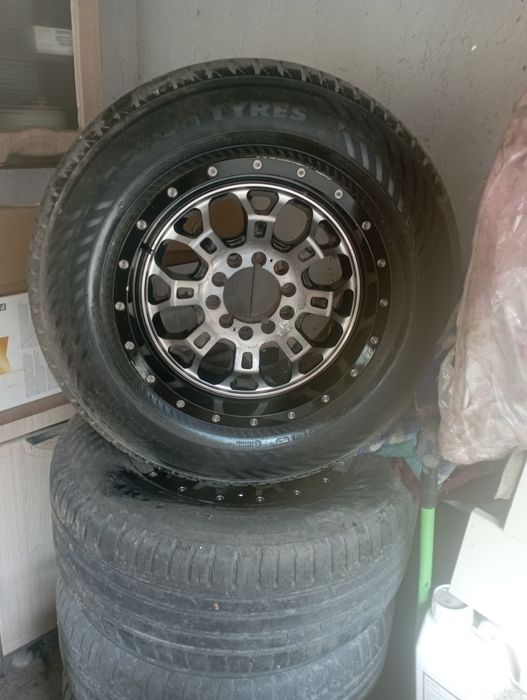 Диски с шинами на внедорожник