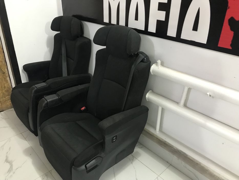 Продается сиденье черного цвета