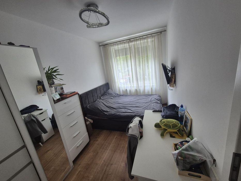 Inchiriez apartament 3 camere