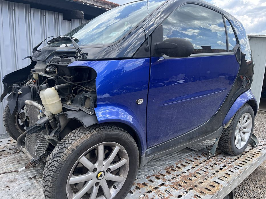 Smart ForTwo на части