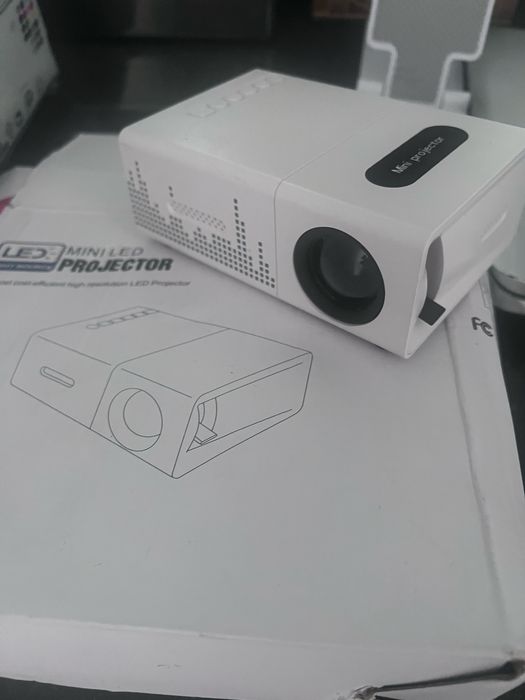Проектор новый в коробке