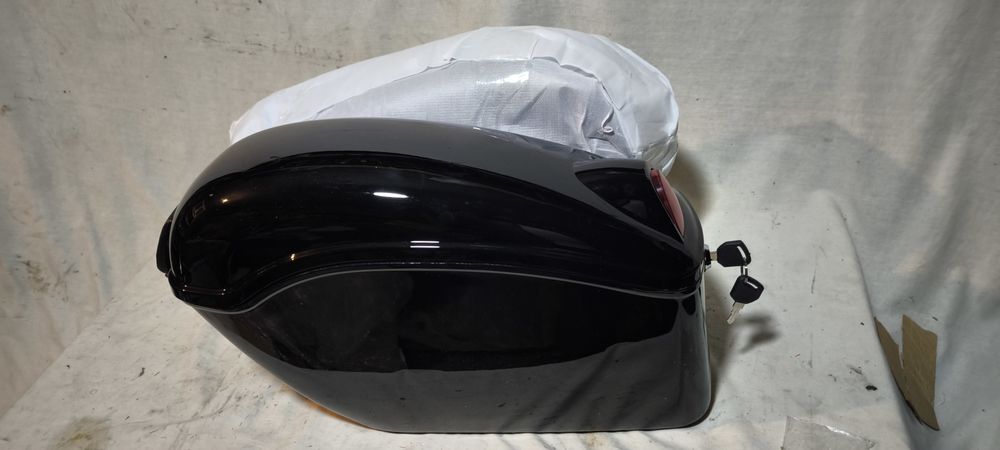 Куфари за мотор.