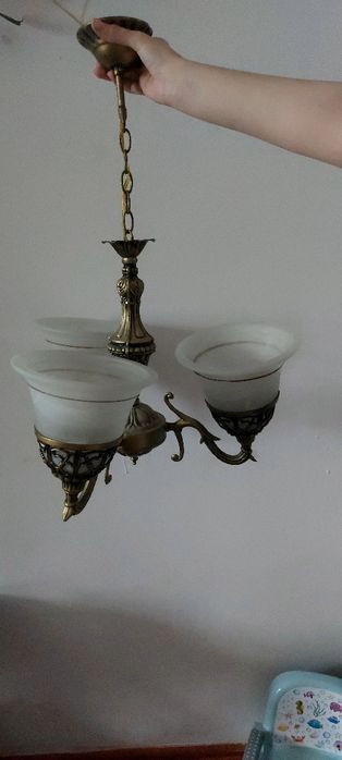 Продам люстру б/у