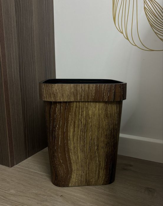 Ведро пластиковое под дерево