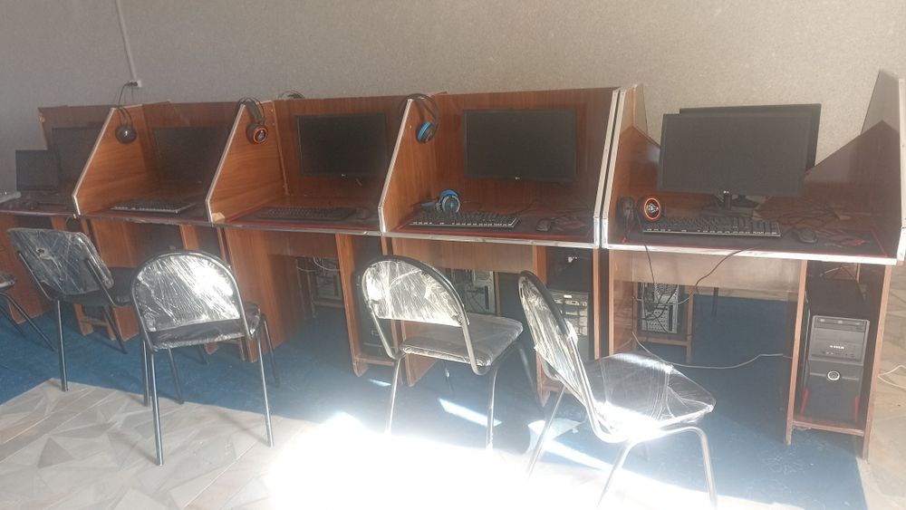 Game club uchun stol stullar sotiladi 25 ta kompyuterga