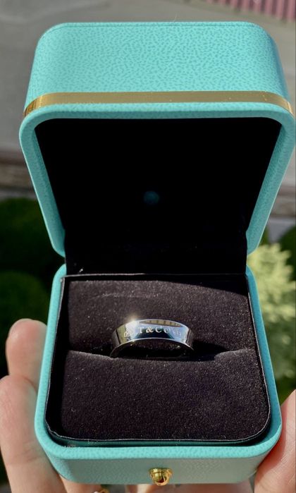Кольцо Tiffany & Co. — мужская классика
