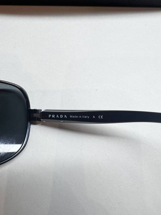 Продается оригинальные очки Prada