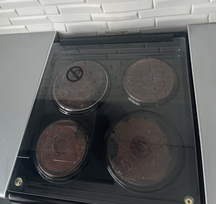 Продам электрическую плиту