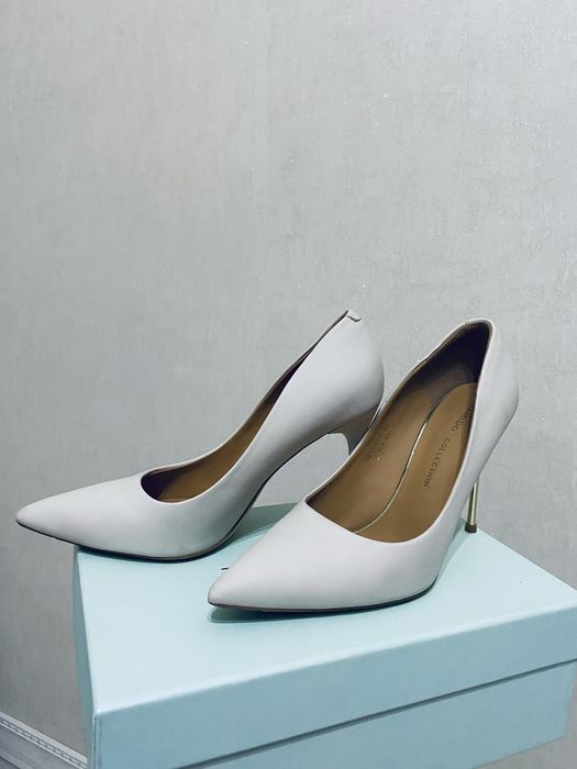 Базовые Туфли беж цвет