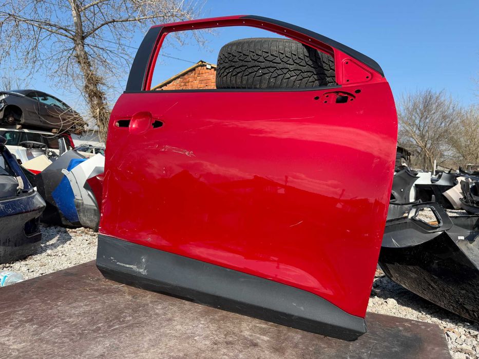 Врата Toyota Yaris Cross 2020 год,-