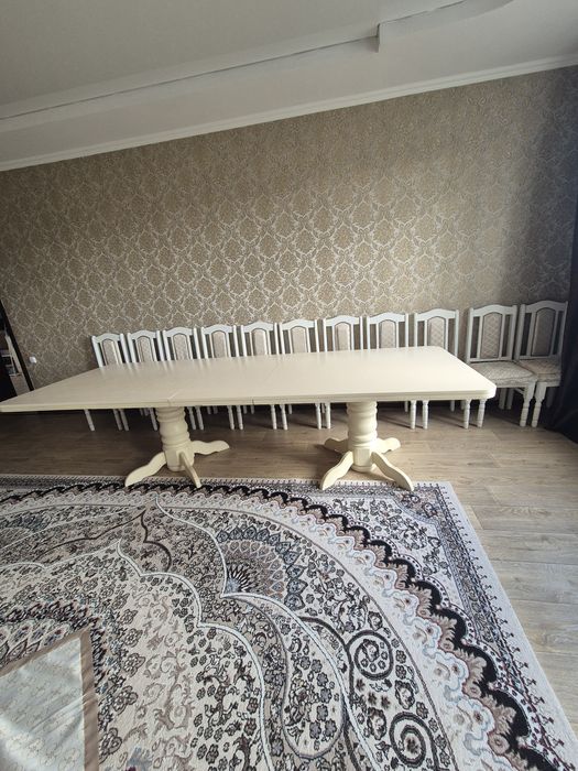 Продам гостинный стол