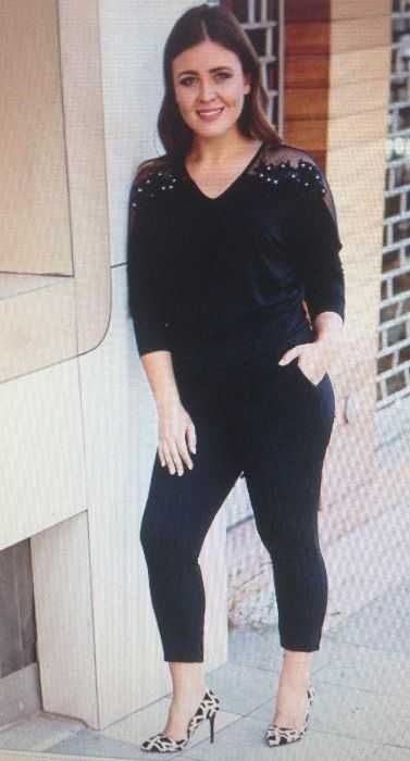 Блузка НОВАЯ, ТУРЦИЯ Черный цвет Трикотаж разм 54-56 Стройнит, Красиво