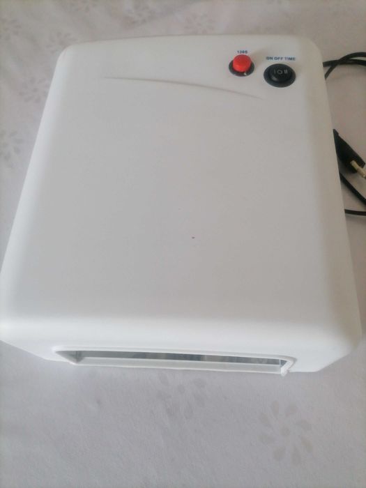 Лампа маникюрная