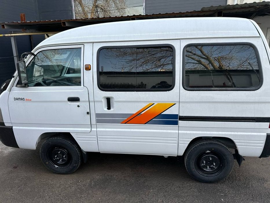 Damas bez prabek salondan 2026