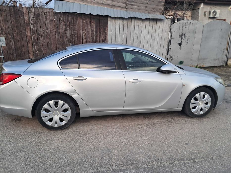 Masina auto opel insignia