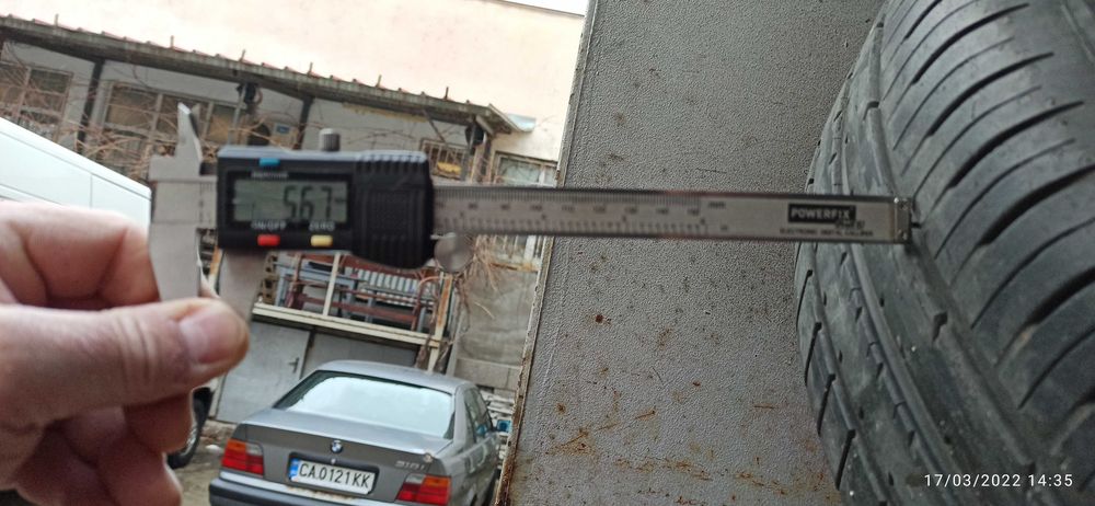 Летни гуми с лети джанти 15" за БМВ