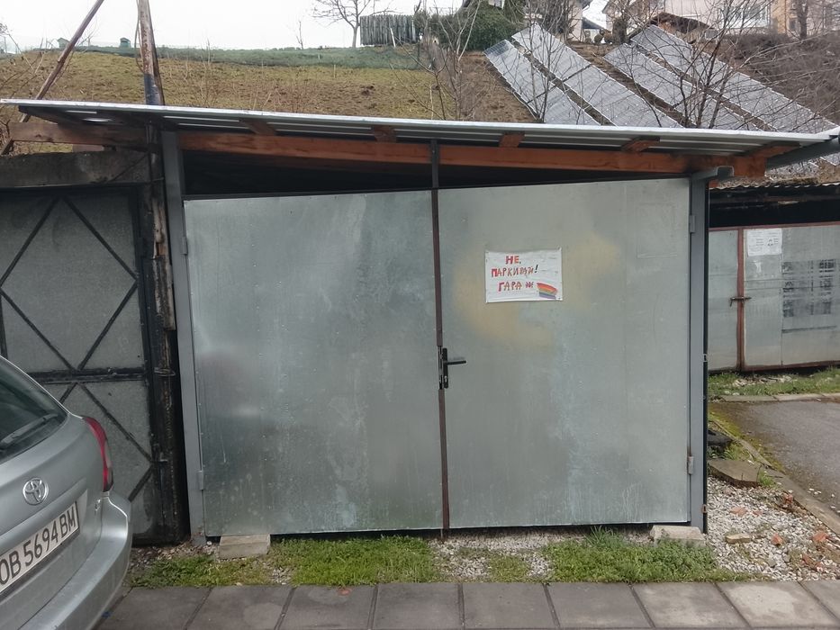 Гараж от метална конструкция