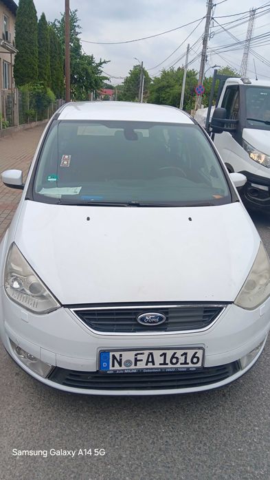 Masina ford galaxi