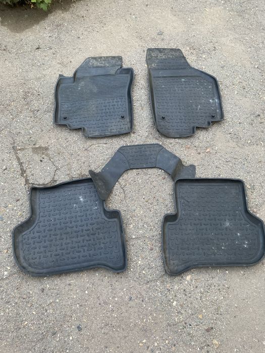 Продам полики Веста