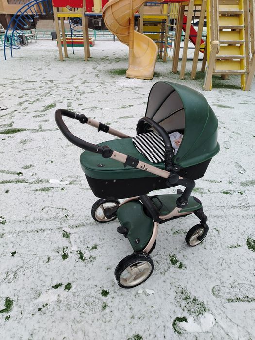 Продаётся отличная коляска 2в1.
