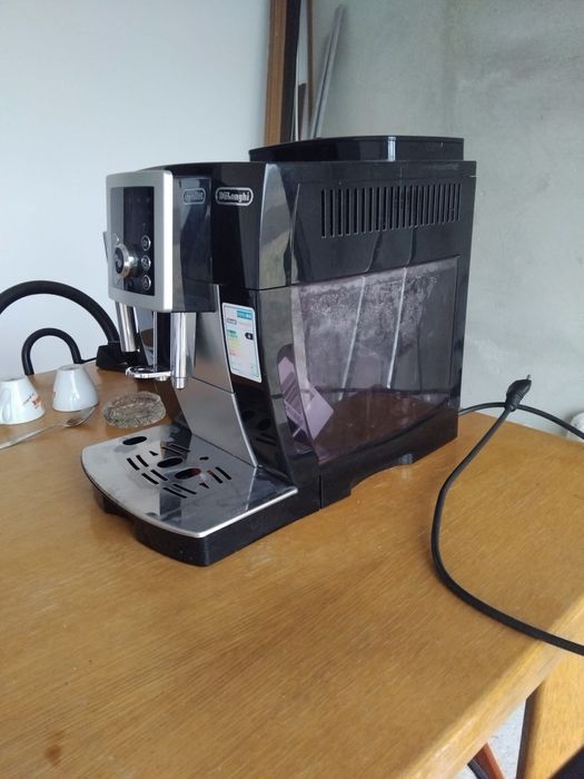 Masina de cafea DeLonghi