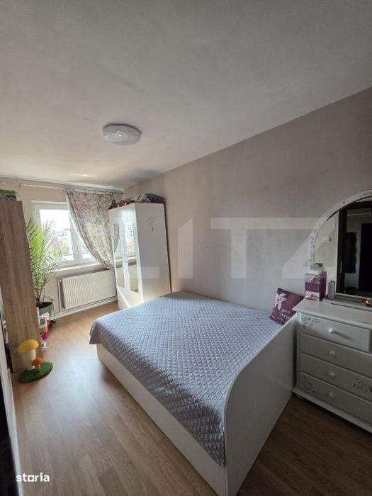 Apartament 3 camere, decomandat 64.20 mp, zona 1 Mai - Insula