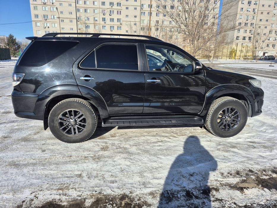 Продам надёжный джип ,Тойота Форчюнер