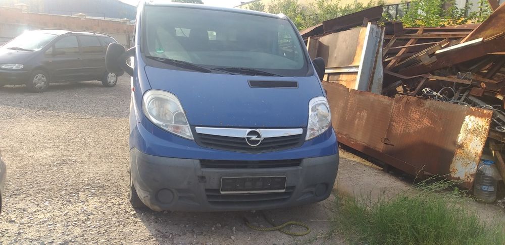 Опел Виваро 2.5DCI