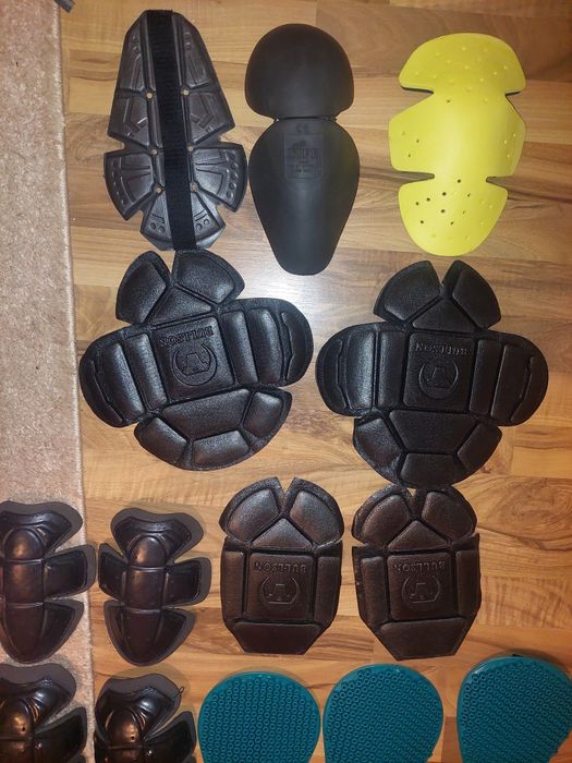 Protectii moto medii-hard ideal pentru geaca moto,atv,enduro