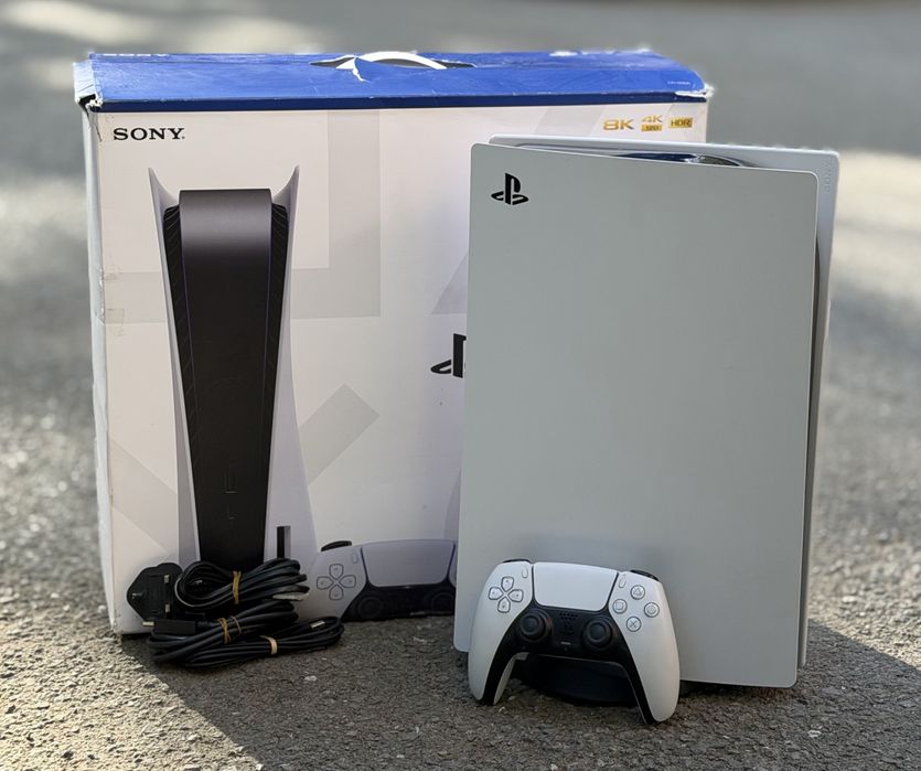 Конзола Sony PlayStation 5 (PS5), Disc Edition CFI-1216A + DualSense
