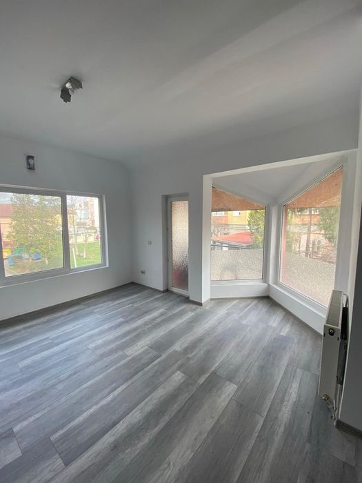 Cladire de tip spațiu comercial de închiriat. ULTRACENTRAL - Hațeg