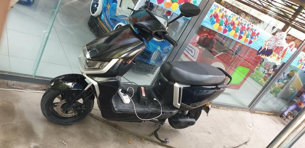 Skuter qora sotiladi