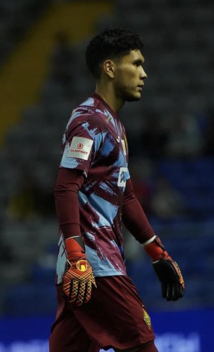 Перчатки Анарбекова вратаря