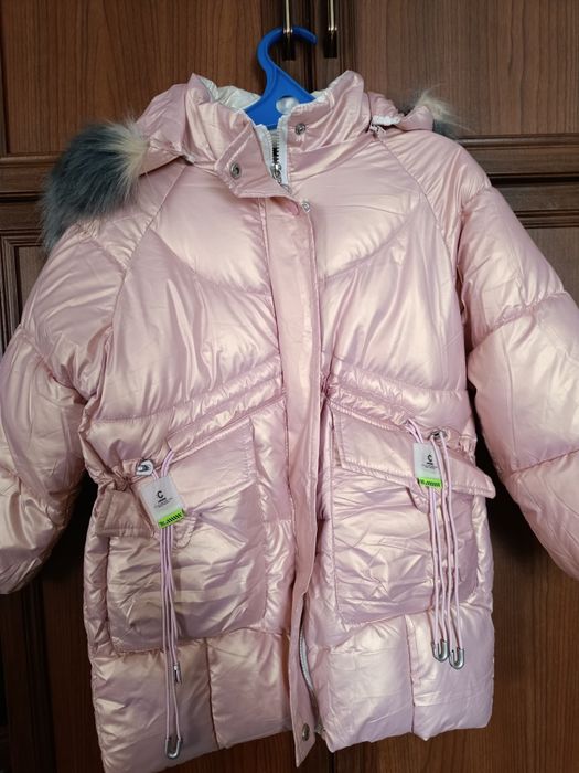 Продам куртку для девочки!
