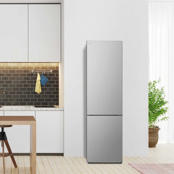 Нов свободностоящ хладилник с фризер  LG GBV22NCBPY в. 203 - 387 л - prime silver