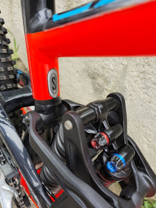 Scott Gambler S размер 27.5 цола Като нов, Rockshox Boxxer,  Downhill bike 4-бутални Sram Guide спирачки Алуминиев велосипед мекица