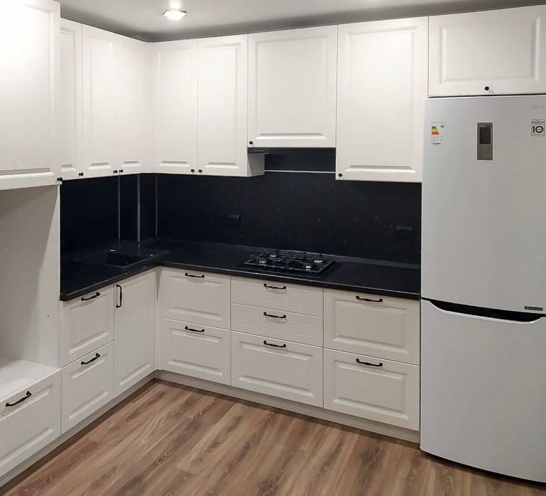 Mebellar xar xil turda zakazga yasab beramiz