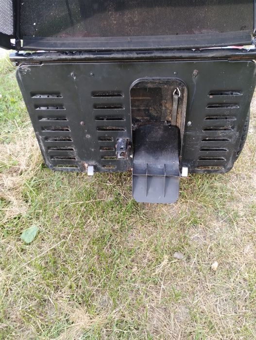 Tractoras tuns iarba MTD
