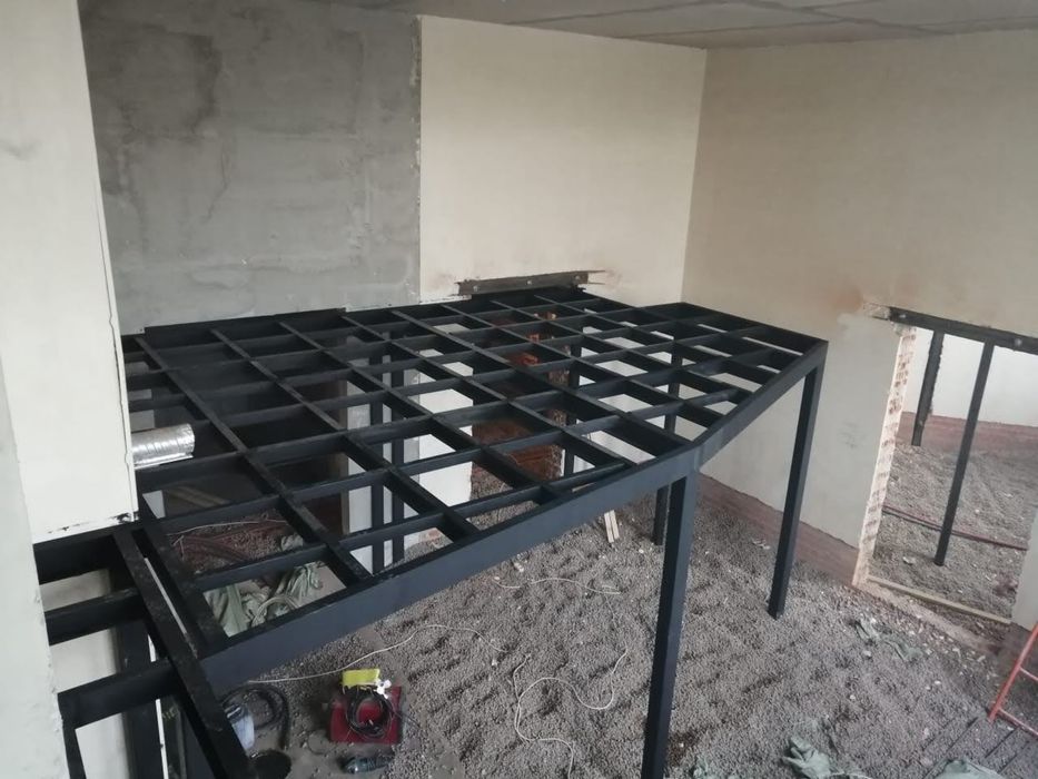 Изготовление металлоконструкций: лестниц, перил, антресолей и террас