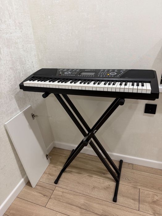 Синтезатор продаем