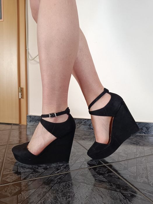 Обувки на висок ток - черни, червени, платформи - размер 37/38